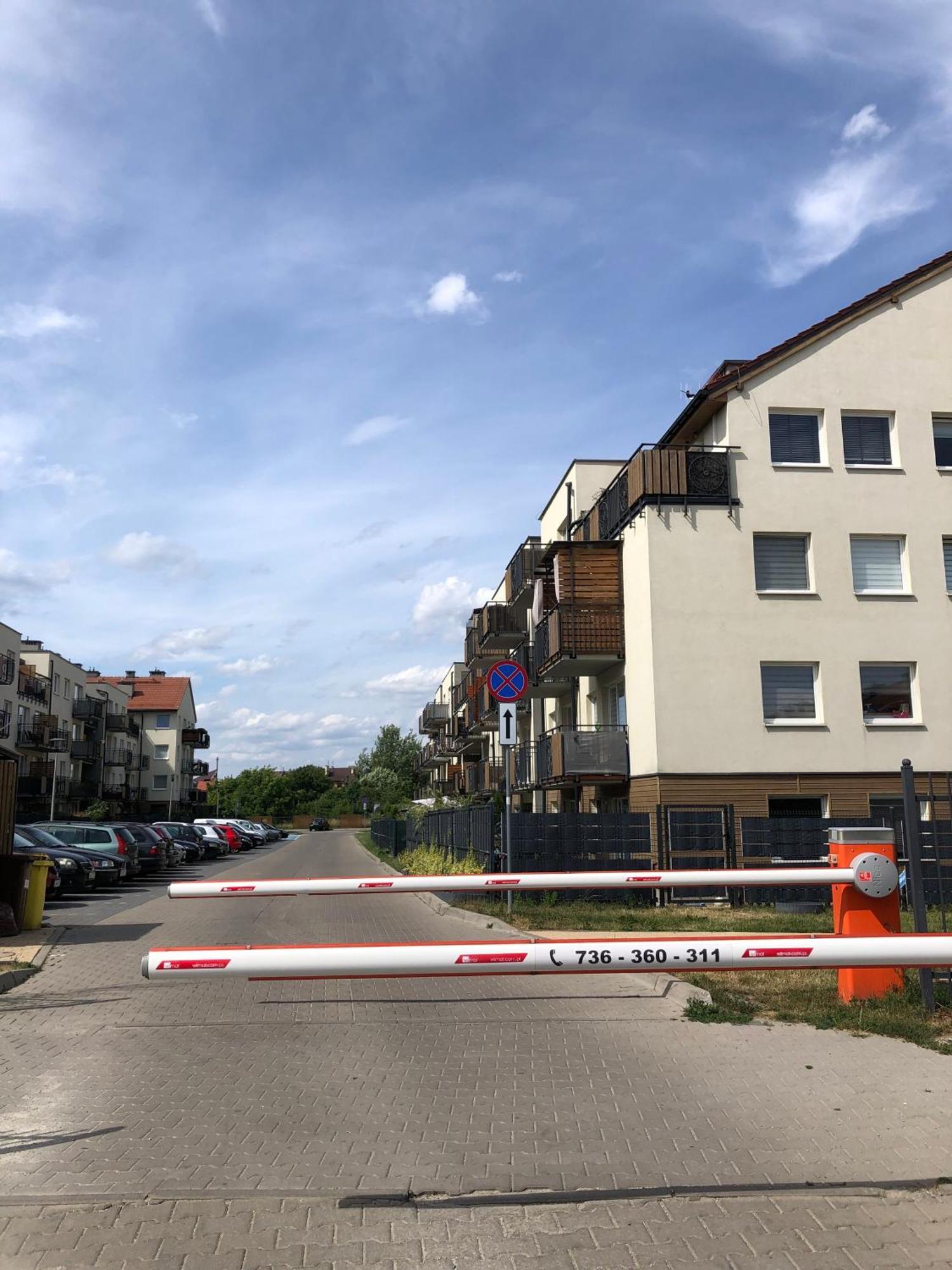 Urocze Mieszkanie Z Ogrodkiem I Bezplatny Parking Breslavia Esterno foto